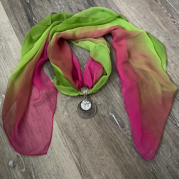 Accessories - 💎🧣Gorgeous Scarf/Jewelry Slide🧣💎